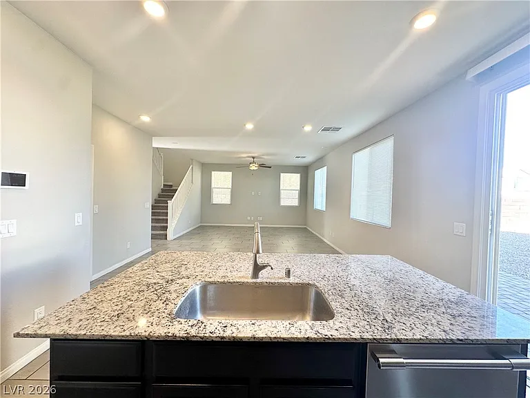 2646 Topaz Blue St — Photo 8