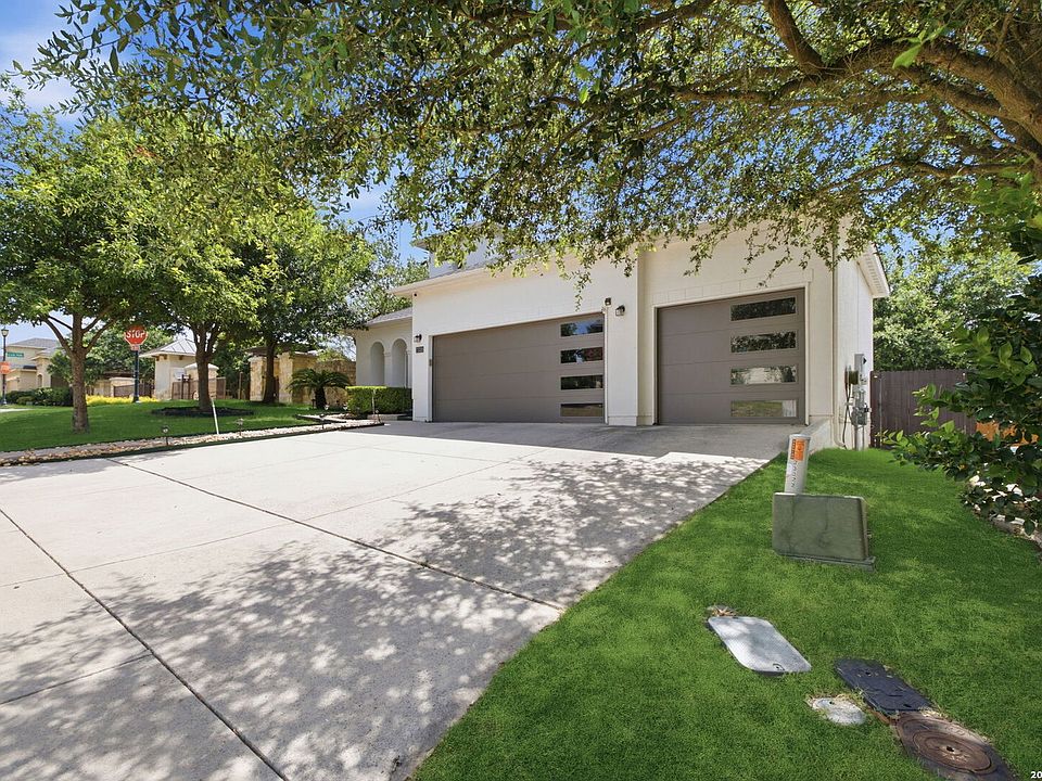 1st image of 23326 WOODLAWN RDG