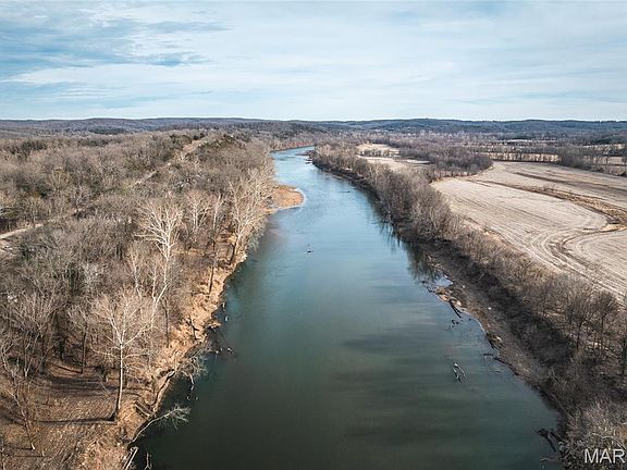 2nd image of 2581 River Rd