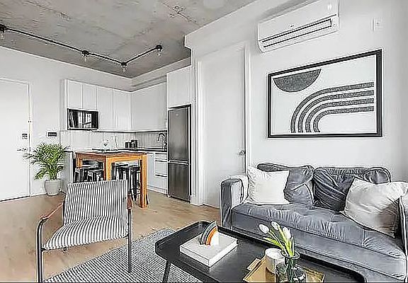 3rd image of 815 Flatbush Ave #205