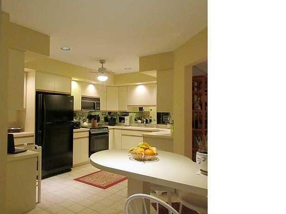 5th image of 38 Woodbury Way