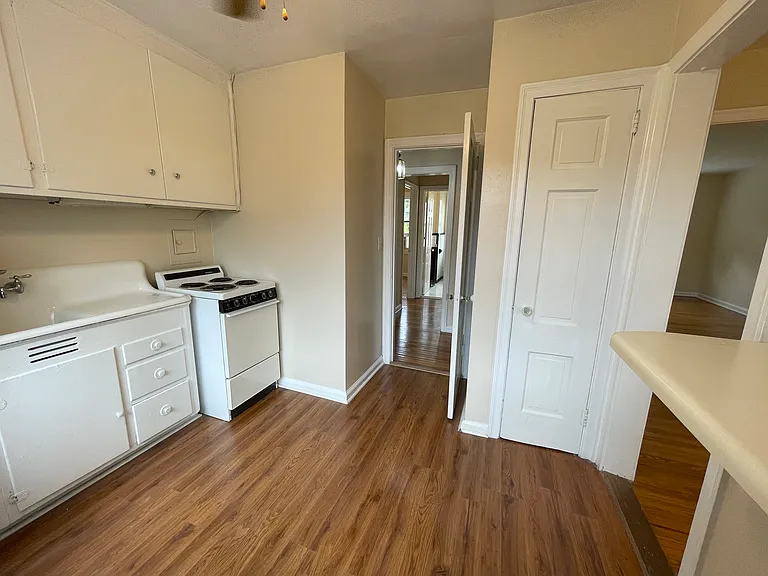 2823 Thornhill Rd — Photo 19