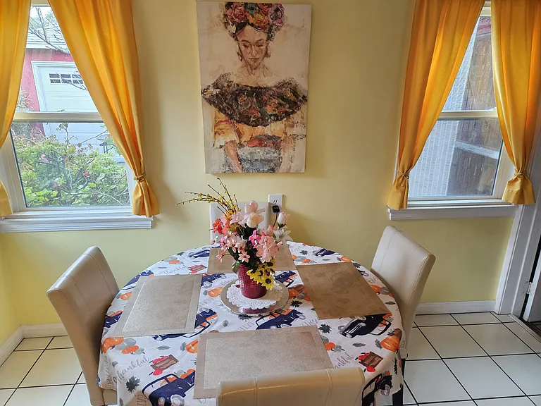 Daisy Ave — Photo 31