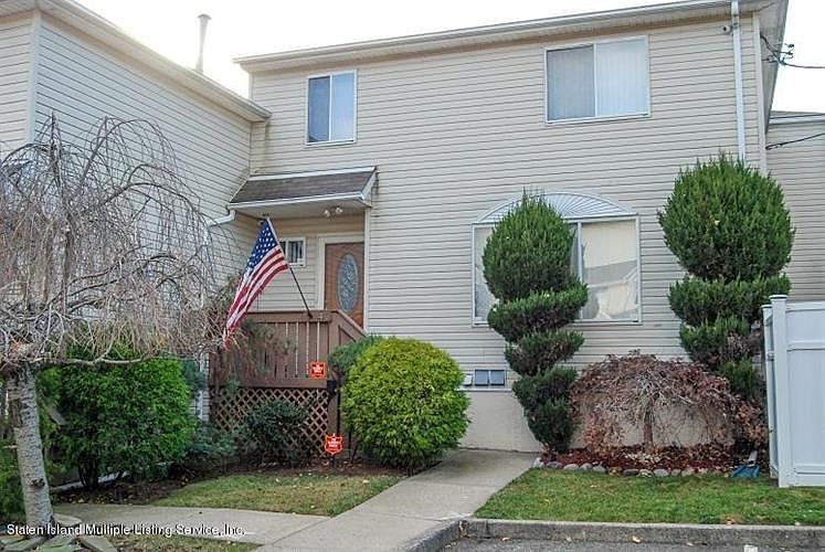 1st image of 46 Wildwood Ln