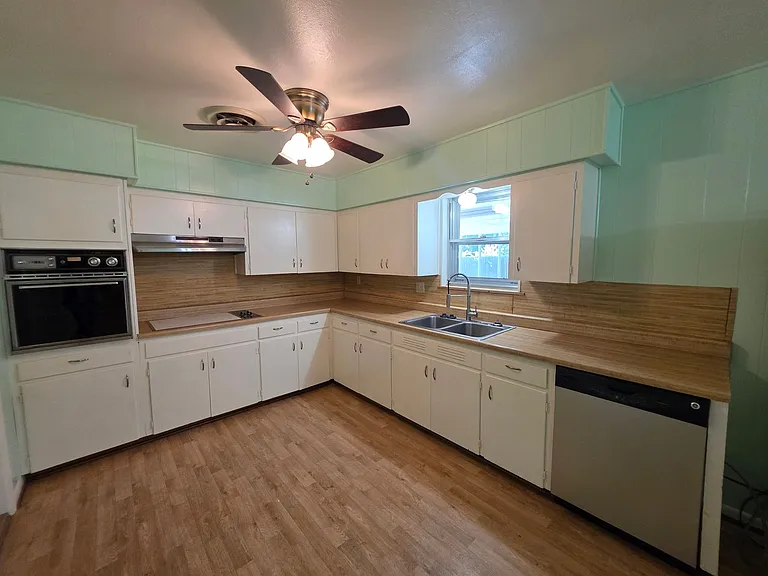 303 Nauert St — Photo 8