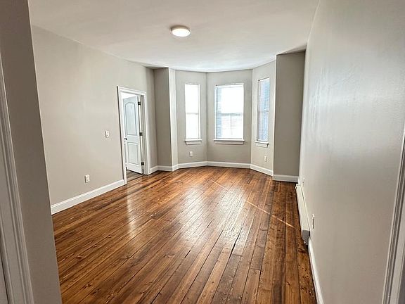 2nd image of 5-7-9 Hampshire St #3
