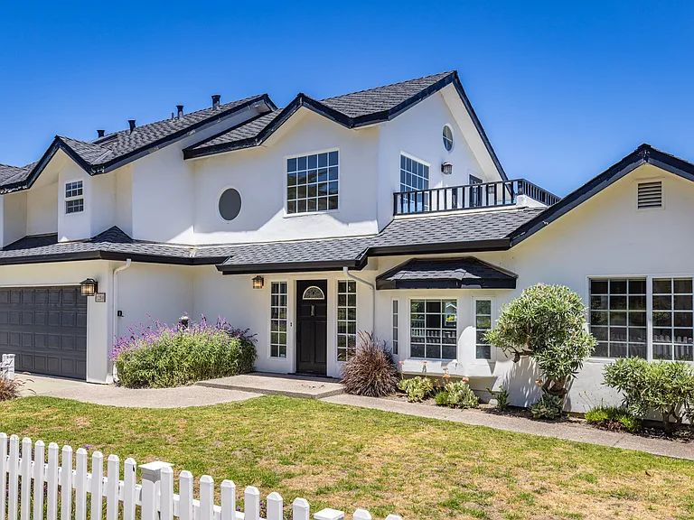 1250 Del Monte Blvd — Photo 1