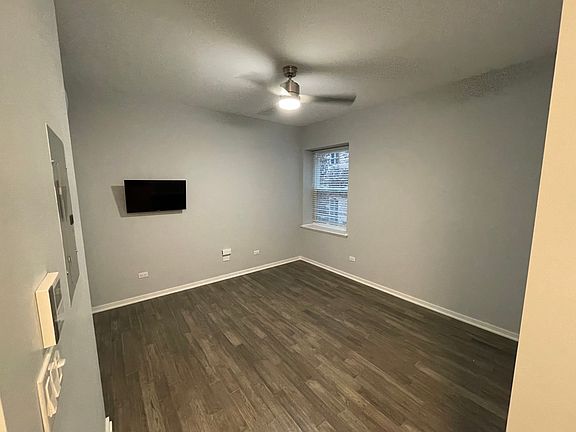 3rd image of 5242 N Winthrop Ave #314