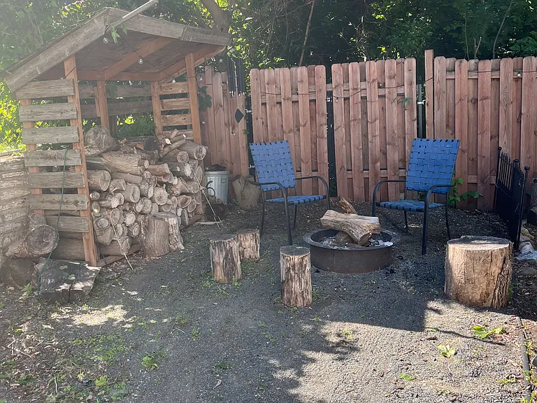 208 14th Ave NE — Photo 21