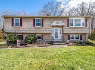 301 Deerfield Dr, Berlin, CT 06037