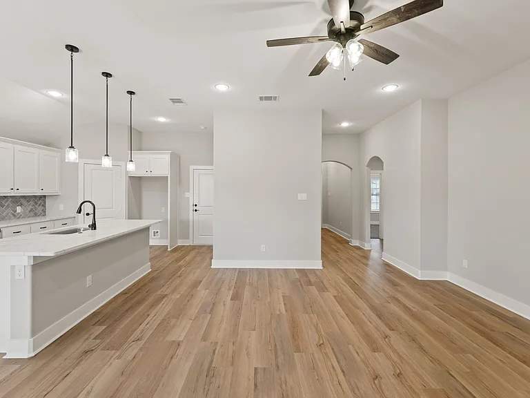 1005 Hardaway Ln — Photo 10