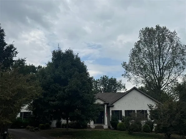 621 Whisperwood Ct, Bowling Green, KY 42104