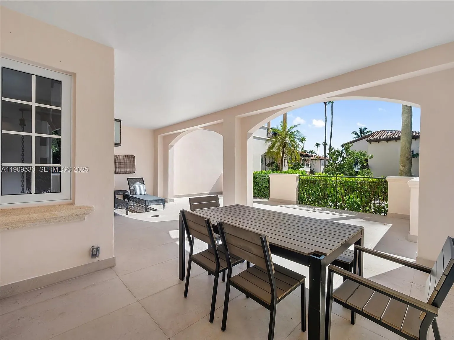 3 bed, 2049 sqft, $27,000 — Photo 3