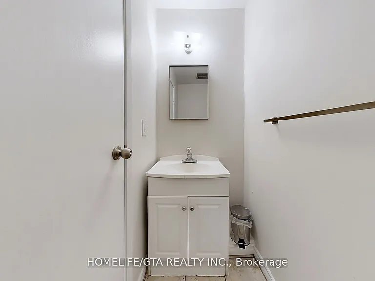 8 Whiteleas Ave — Photo 21