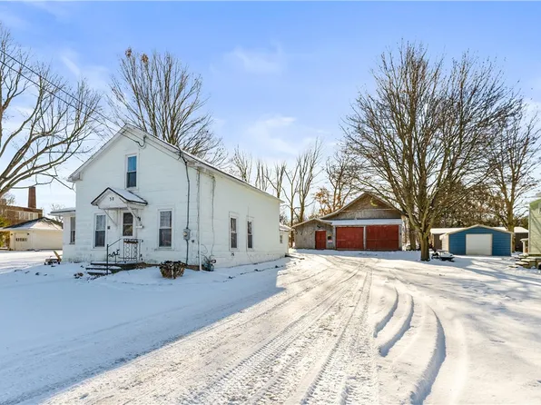 30 Rochester St, Bergen, NY 14416