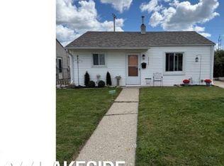 28336 Rosemont St, Roseville, MI 48066