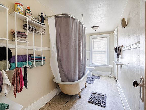 5th image of 1074 Exchange St