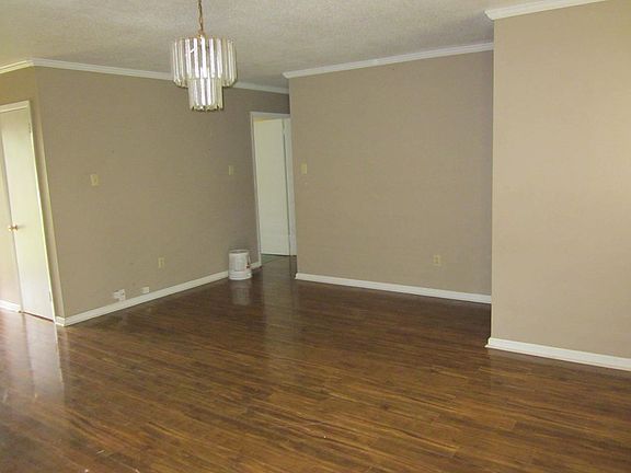 5th image of 212 Autumn Ave