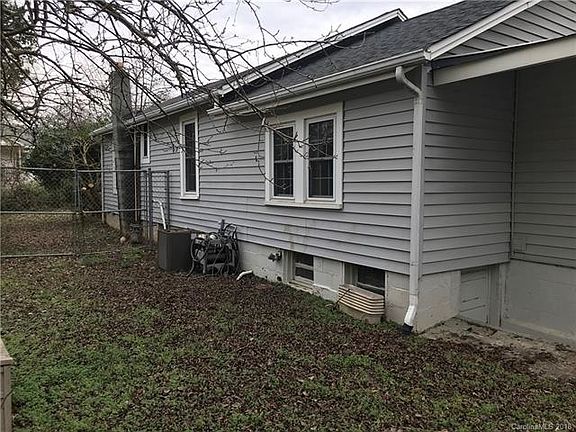 2nd image of 2610 S Calvary St