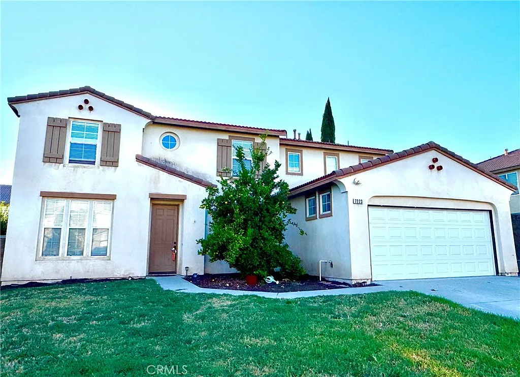 5 bed, 2975 sqft, $3,800 — Photo 1