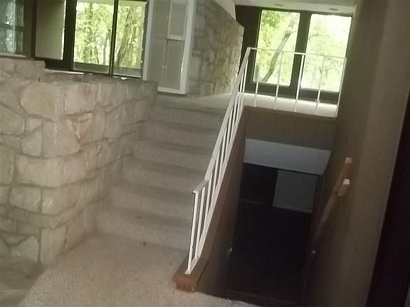 4th image of 4609 Riverview Ave