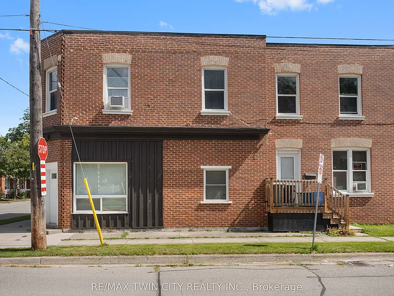 140 N Superior St — Photo 15