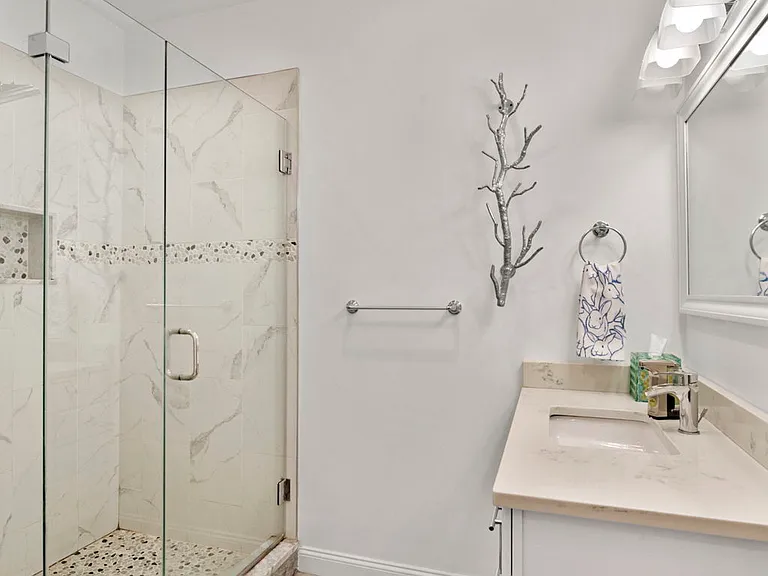85 Bridge St #3 — Photo 16