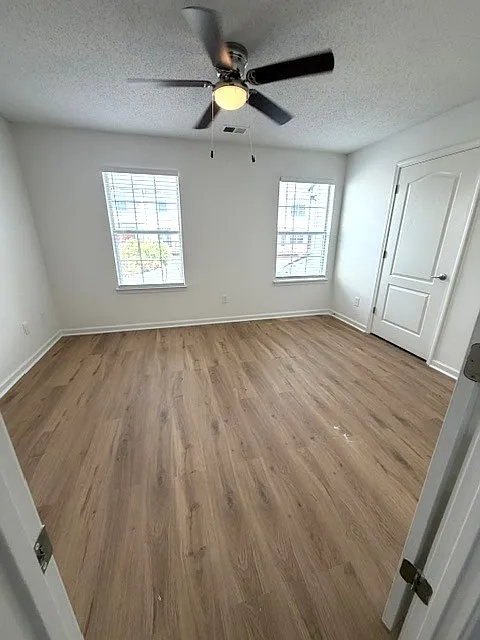 2 bed, 2.5 bath, 1742 sqft, $1,995 — Photo 4