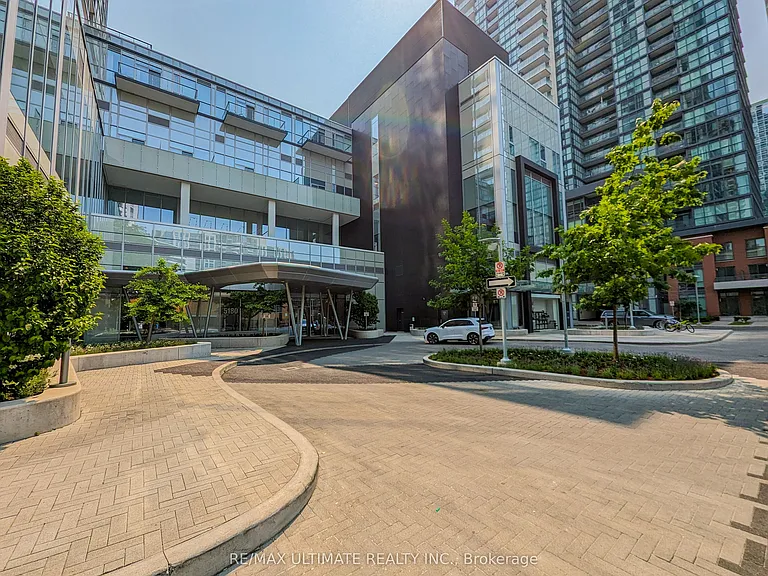 5180 Yonge St #1412 — Photo 1