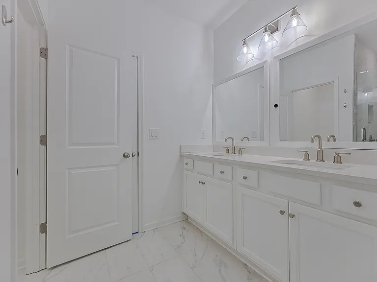 3928 Hester St — Photo 29