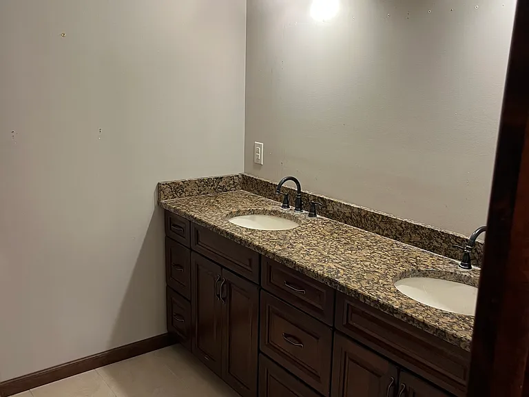 788 Clawson Ave — Photo 10