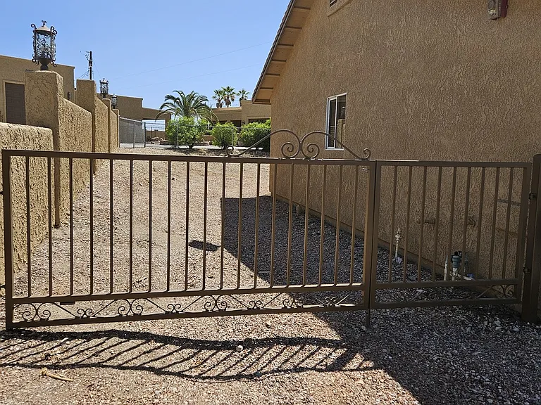 3420 Pioneer Dr — Photo 23