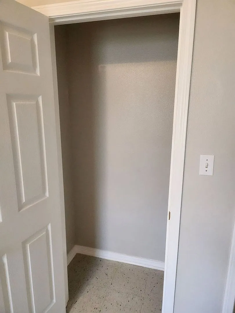 Charming 3BR Duplex in the center of Folsom — Photo 3