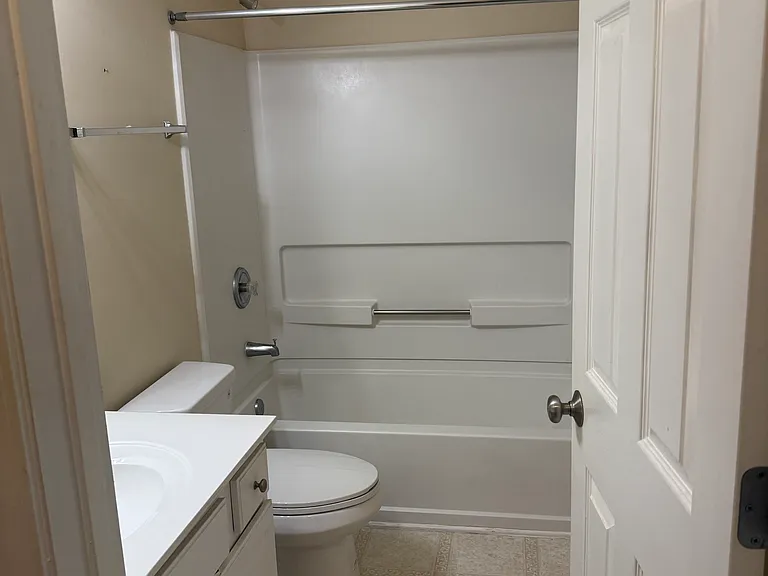 4132 Royal Regency Cir NW — Photo 17