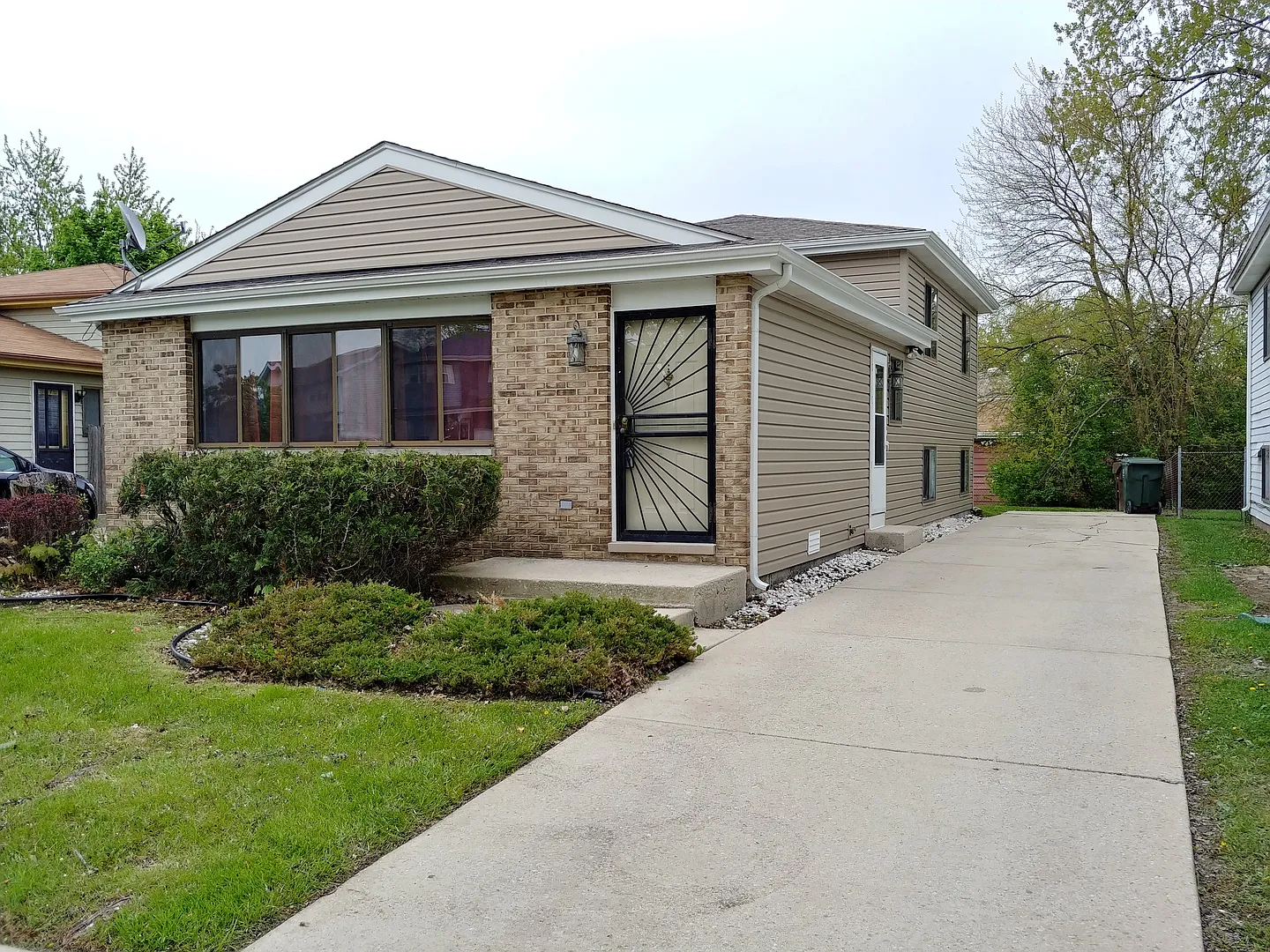 18131 Idlewild Dr photo 1