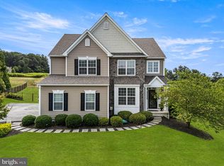 225 Ironstone Ln, Elverson, PA 19520
