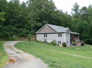 312 E Lois Ln, Hayesville, NC 28904