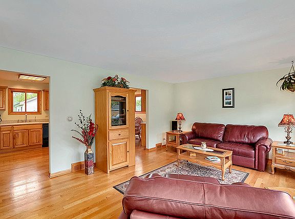3rd image of 241 Nordic Rd