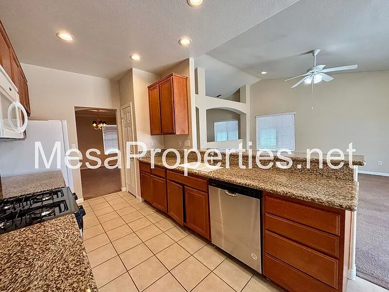 16000 Elkins St — Photo 9