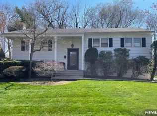 482 Tulane Ct, Paramus, NJ 07652
