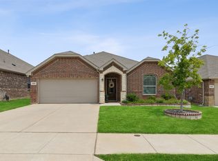 8525 Grand Oak Rd, Fort Worth, TX 76123