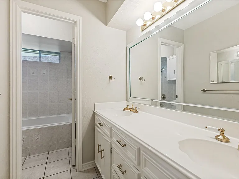 1500 Stonecrest Dr — Photo 15