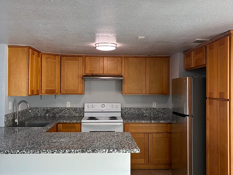 1715 W North Bear Creek Dr #A — Photo 14