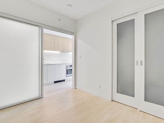 3rd image of 13318 104th Ave #506