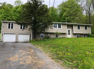 3854 Cedarvale Rd, Syracuse, NY 13215