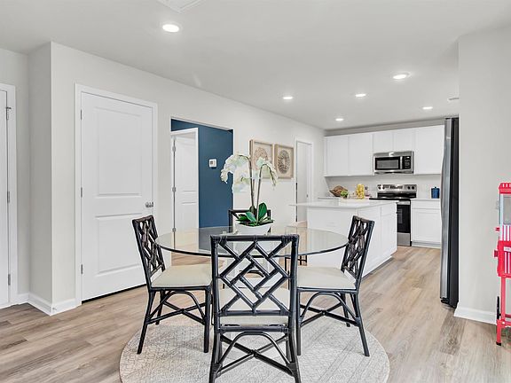 7th image of this home