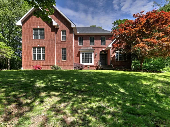 9 Wind Swept Hill Road, Wallingford, CT 06492