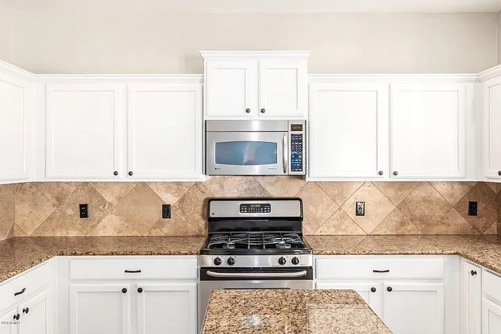 18606 W Sunnyslope Ln — Photo 14