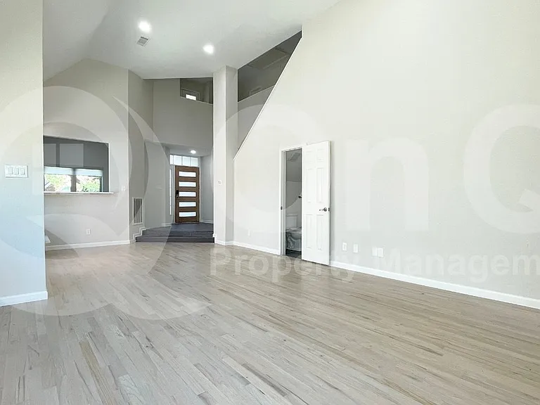 314 Dakota Trl — Photo 7