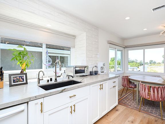 927 Gardenia Way, Corona Del Mar, CA 92625 | Zillow